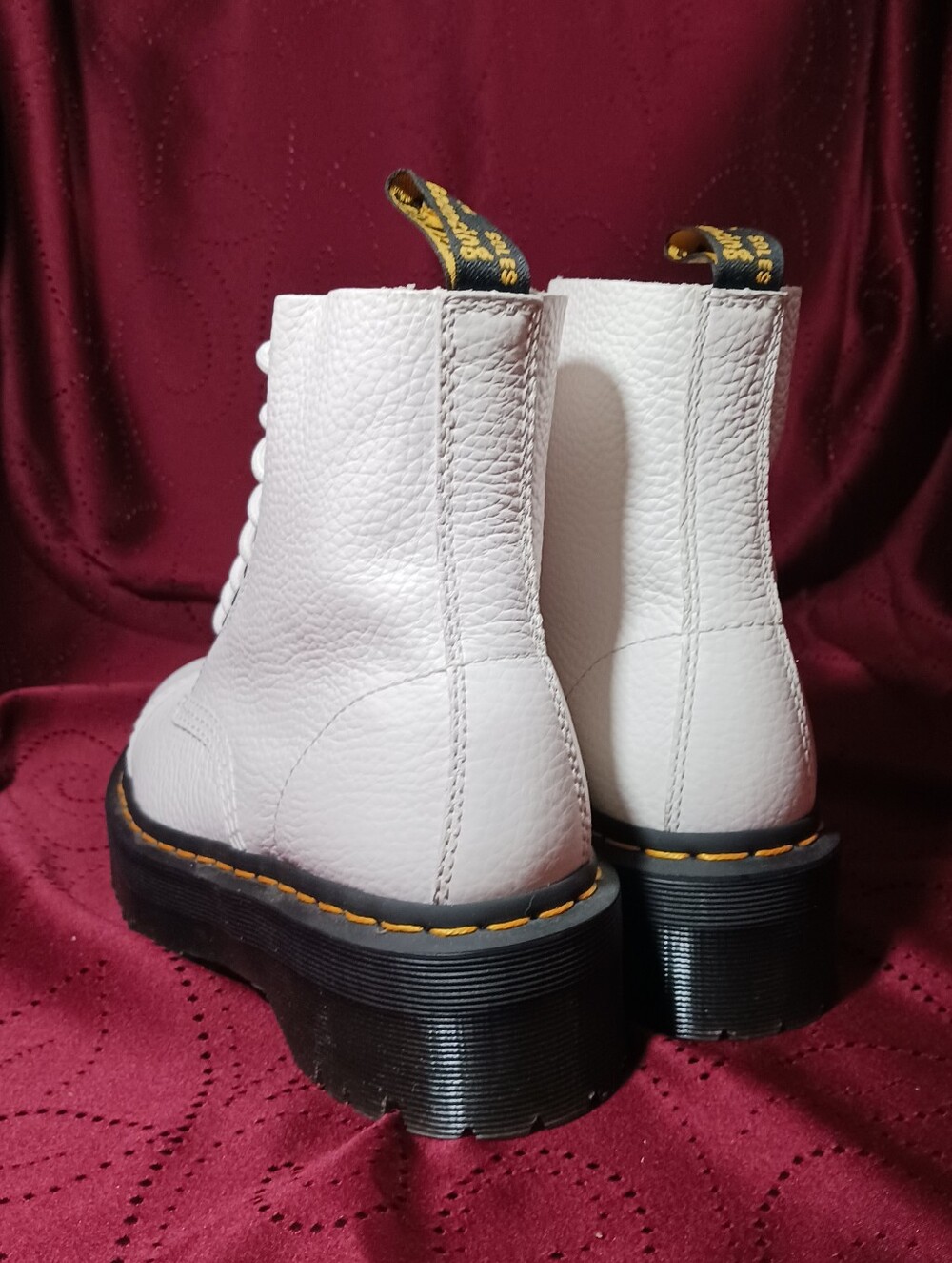 🤍 Dr. Martens White Pebbled Leather Boots Women’s US 8 🤍 - Picture 10 of 14